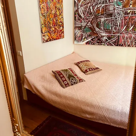 Guest In Old Town 3*