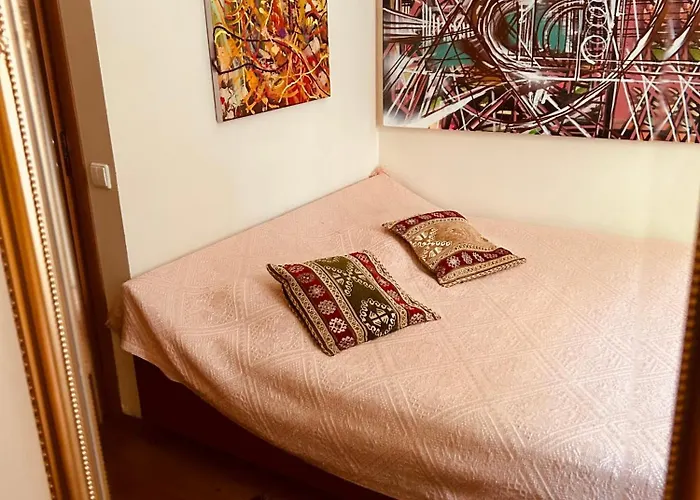 Guest In Old Town 3*